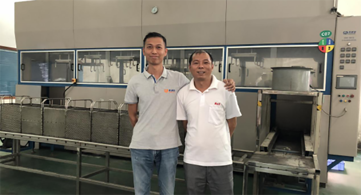 深圳明和兴五金机电有限公司在我厂定制碳氢清洗机  